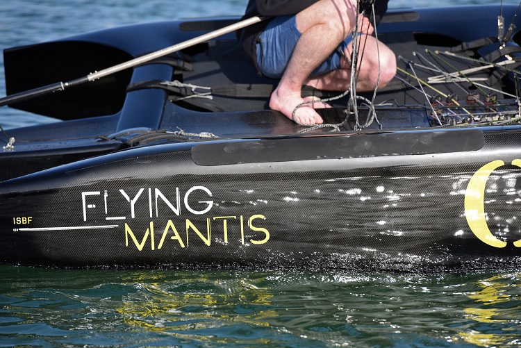 Flying Mantis foiling trimaran